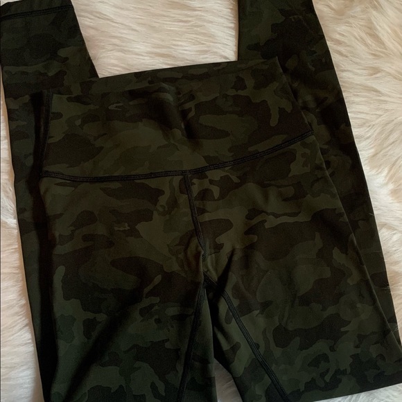 Lululemon Camo Wunder Under Leggings - Picture 3 of 7